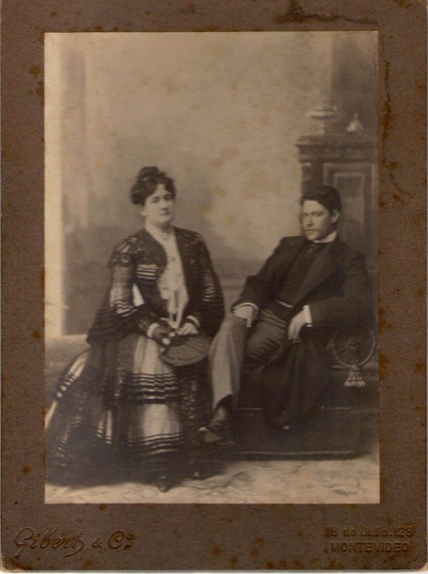 Connie y Sara GL al casarse en 1903